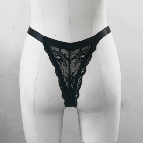 tuck dentelle femme trans. De couleur noir